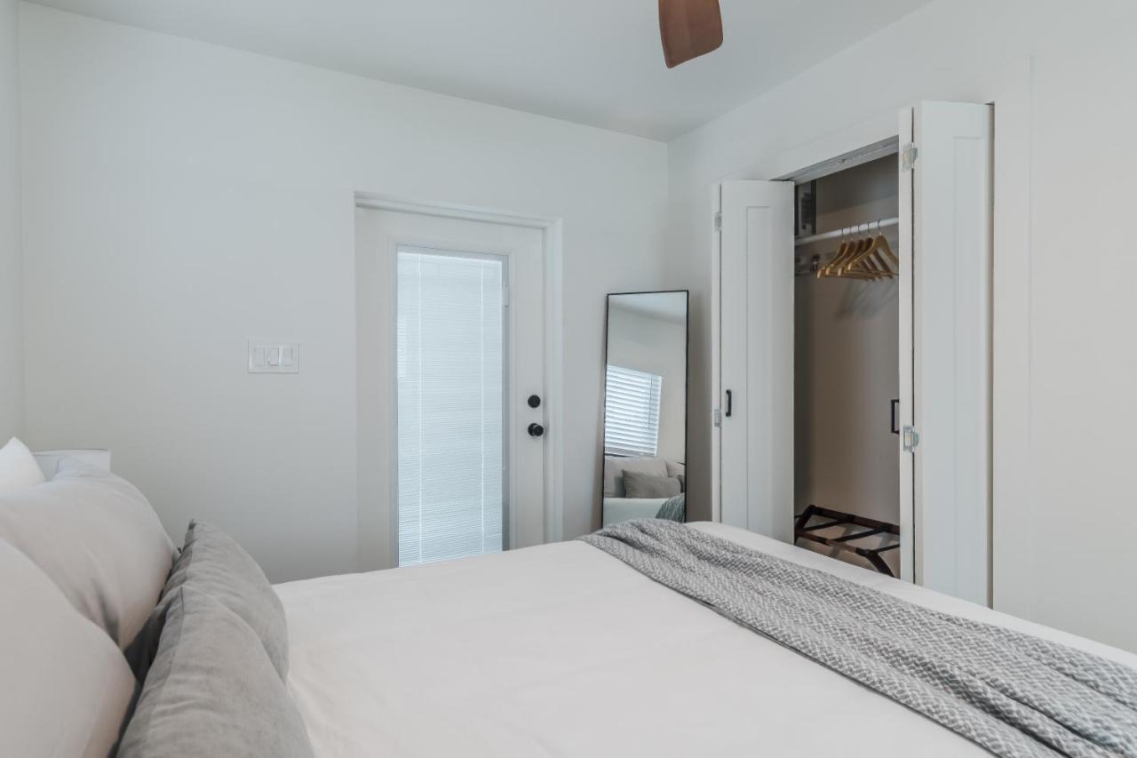 Luxury Tiny Home 2 Miles From Downtown Орландо Екстериор снимка