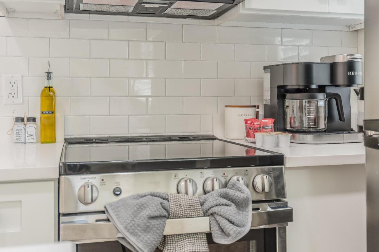 Luxury Tiny Home 2 Miles From Downtown Орландо Екстериор снимка