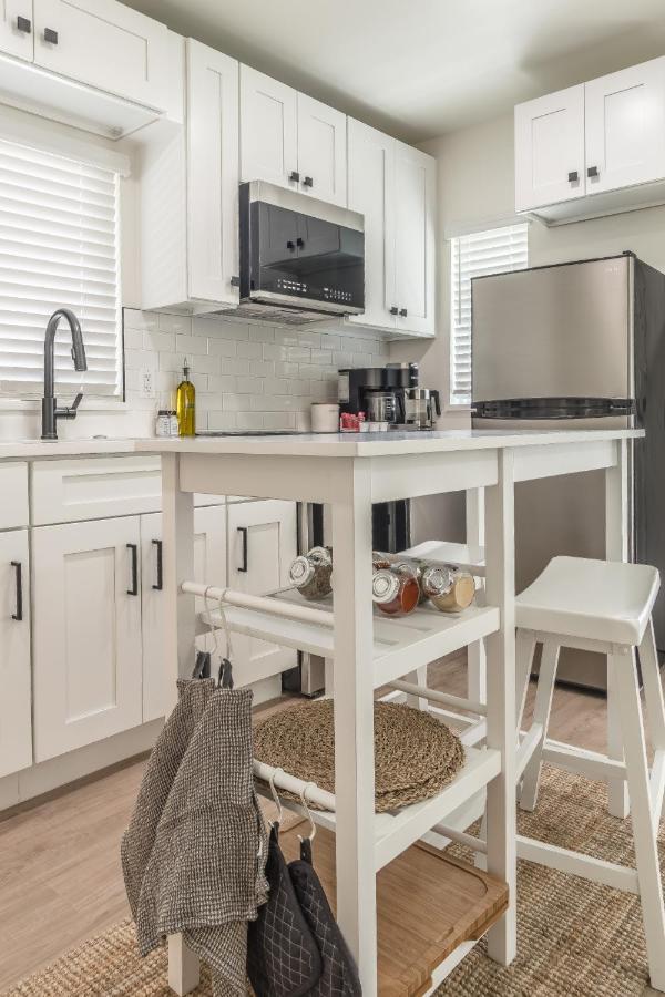 Luxury Tiny Home 2 Miles From Downtown Орландо Екстериор снимка