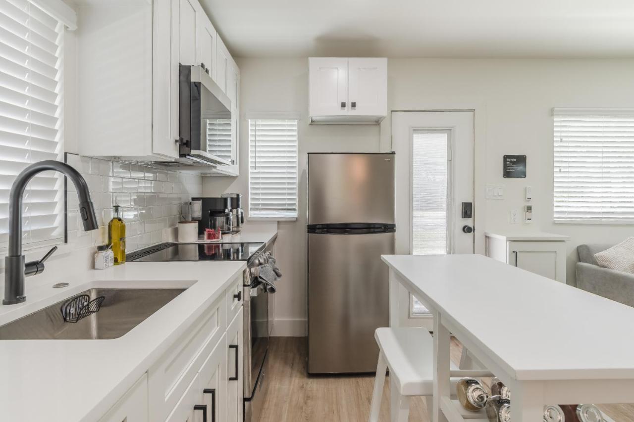 Luxury Tiny Home 2 Miles From Downtown Орландо Екстериор снимка