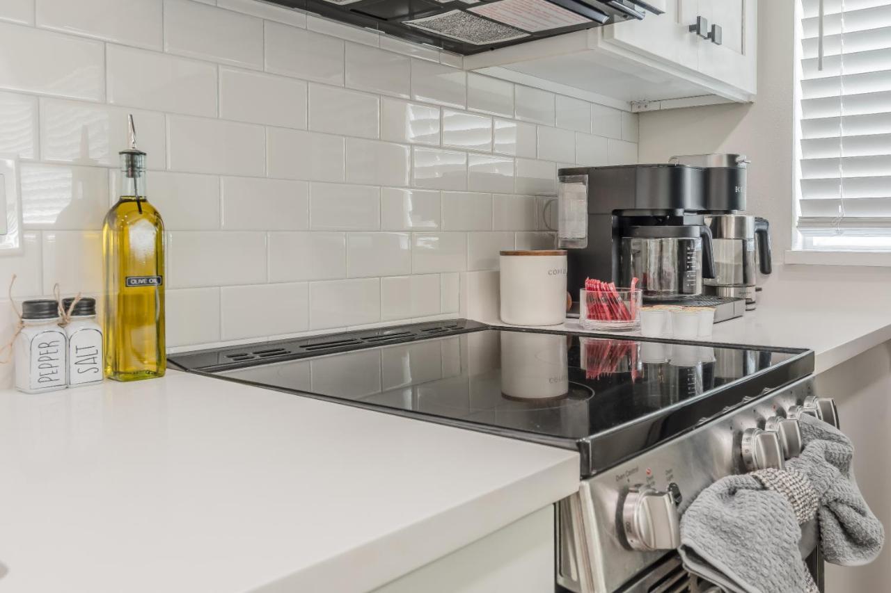Luxury Tiny Home 2 Miles From Downtown Орландо Екстериор снимка