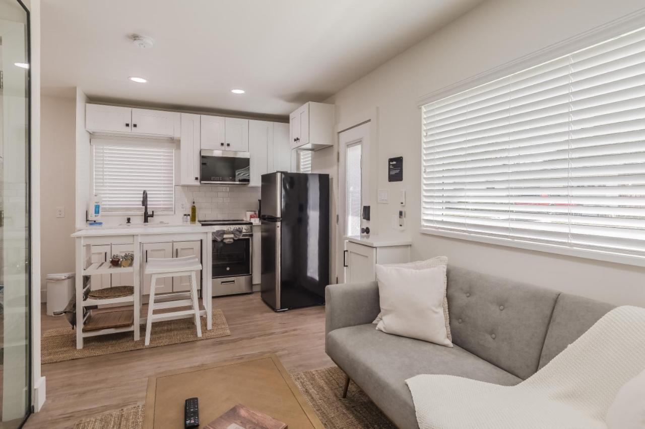 Luxury Tiny Home 2 Miles From Downtown Орландо Екстериор снимка